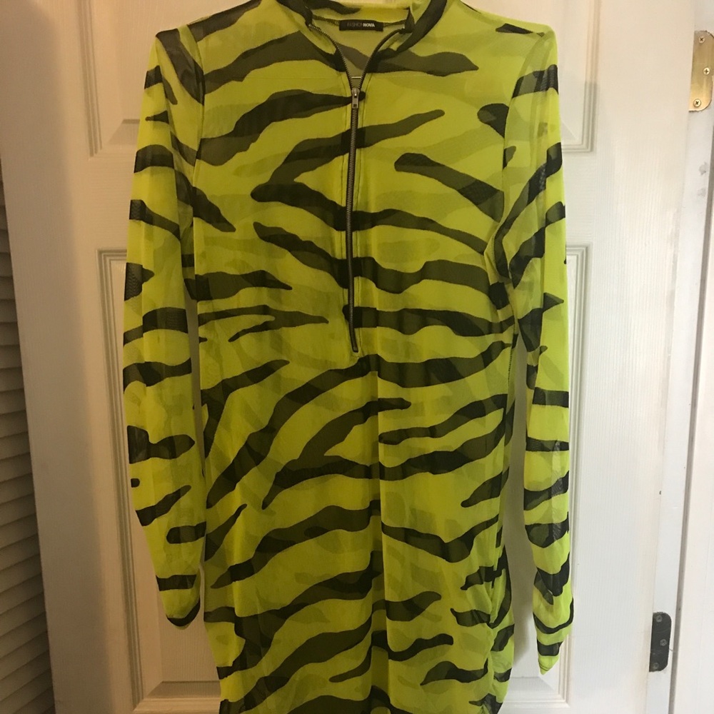 Fashion Nova  Lime dress